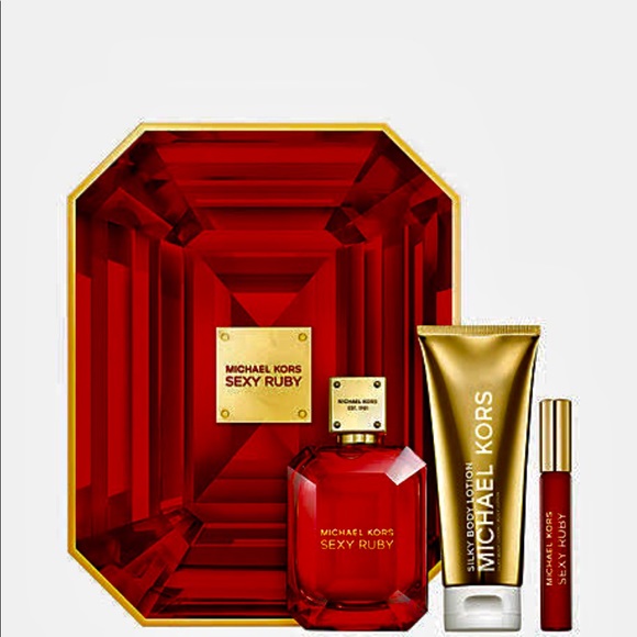 Michael Kors Sexy Ruby Perfume Gift Set